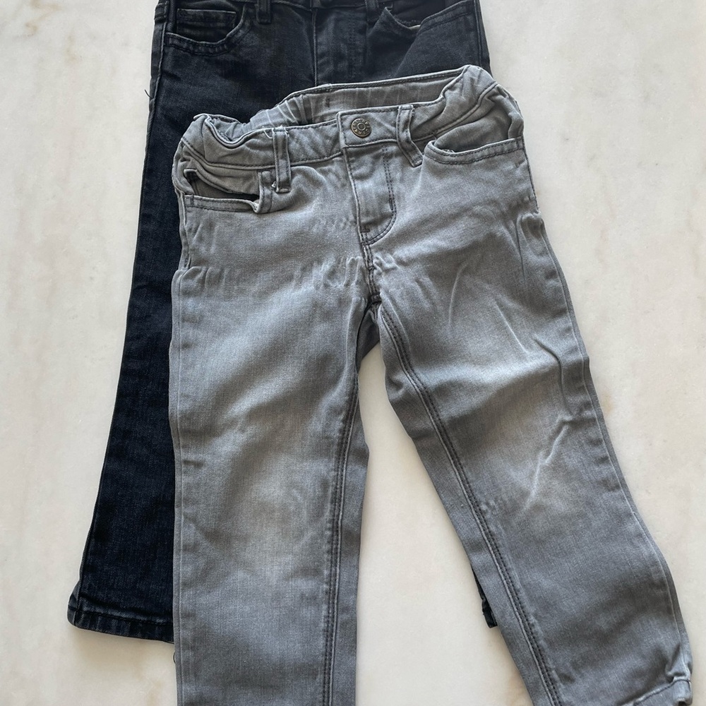 2/$15🍒 2 Pairs Kids' Black and Gray Jeans